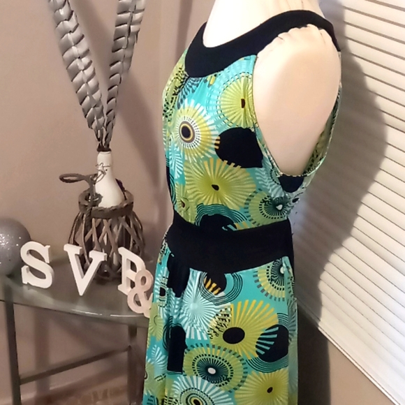 Metrowear midi dress - Picture 3 of 9